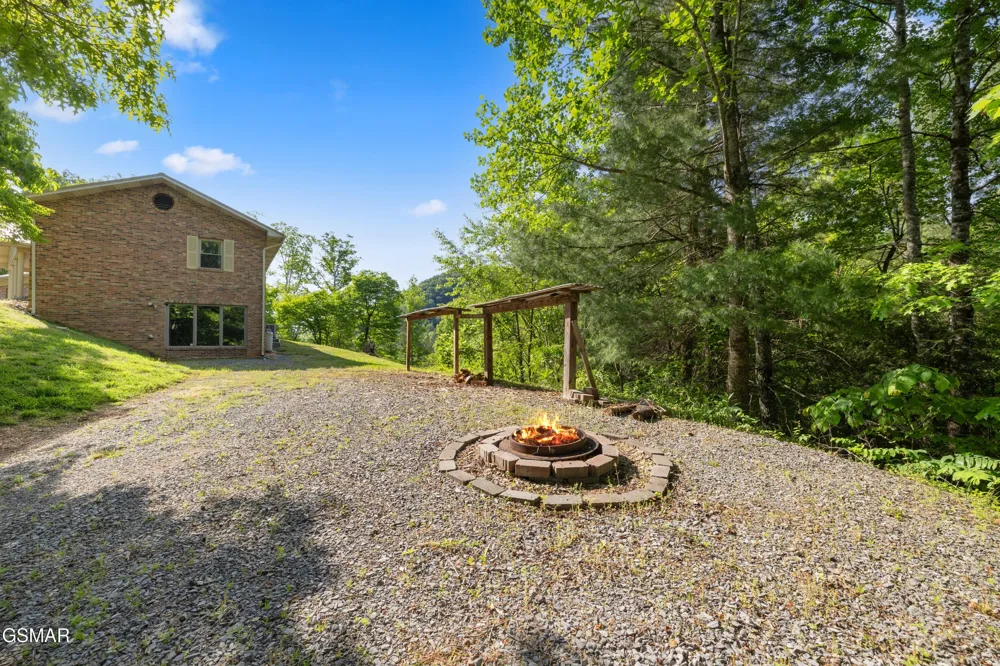 1181 Pine Mountain Road Sevierville, TN 37862