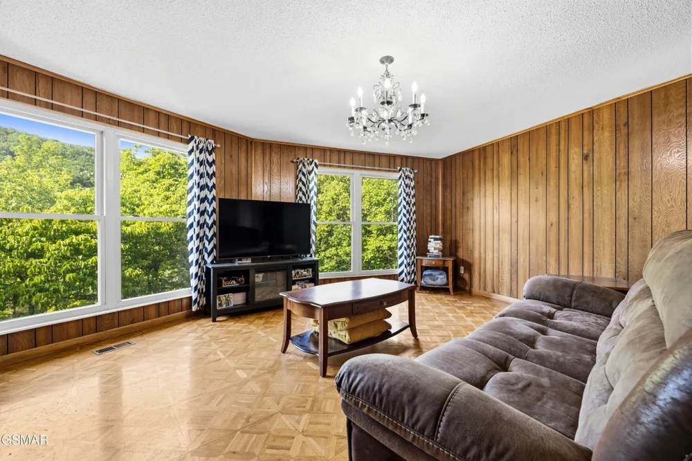 1181 Pine Mountain Road Sevierville, TN 37862