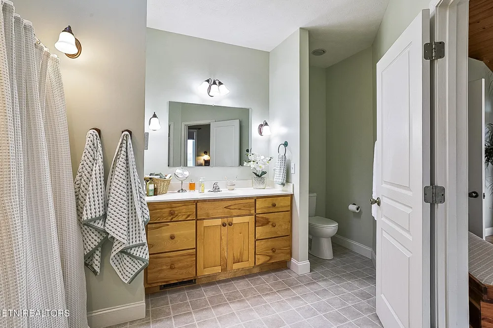 8660 Shackleford Lane Strawberry Plains, TN 37871
