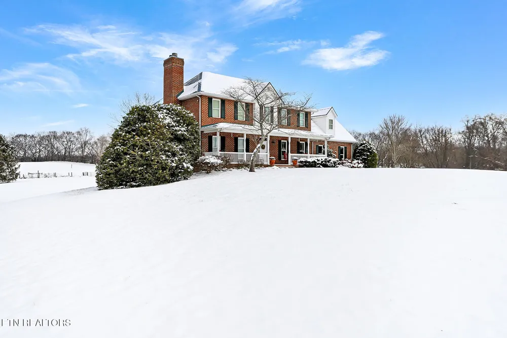 8660 Shackleford Lane Strawberry Plains, TN 37871