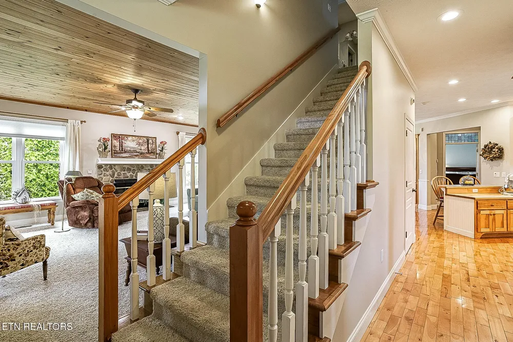 8660 Shackleford Lane Strawberry Plains, TN 37871