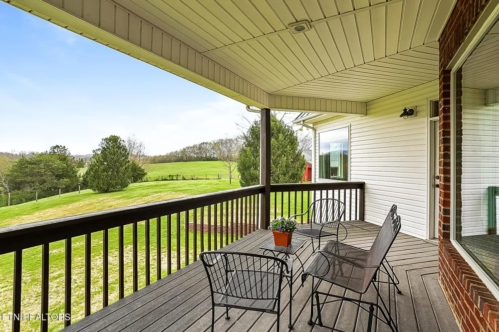 8660 Shackleford Lane Strawberry Plains, TN 37871