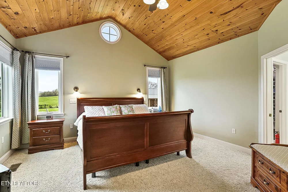 8660 Shackleford Lane Strawberry Plains, TN 37871