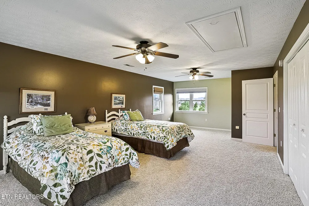 8660 Shackleford Lane Strawberry Plains, TN 37871