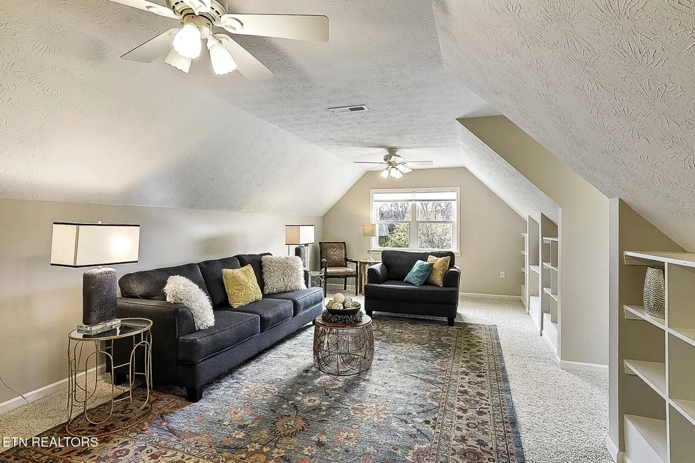 8660 Shackleford Lane Strawberry Plains, TN 37871