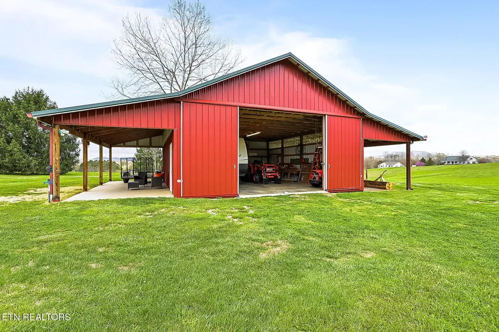 8660 Shackleford Lane Strawberry Plains, TN 37871