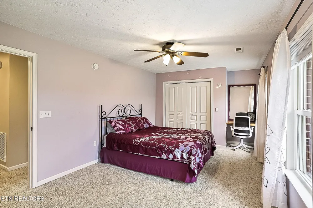 8660 Shackleford Lane Strawberry Plains, TN 37871