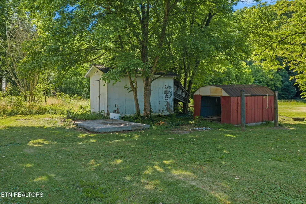 369 Back Valley Rd Oliver Springs, TN 37840