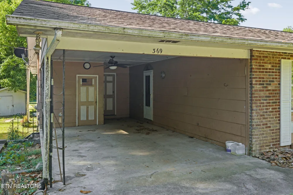 369 Back Valley Rd Oliver Springs, TN 37840