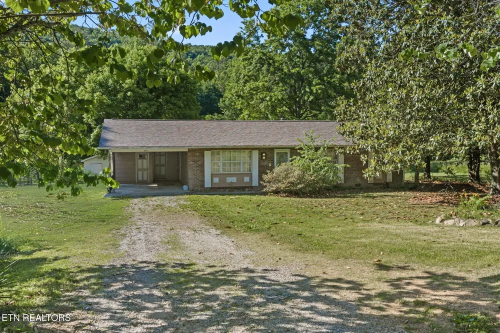 369 Back Valley Rd Oliver Springs, TN 37840