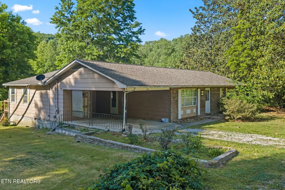 369 Back Valley Rd Oliver Springs, TN 37840