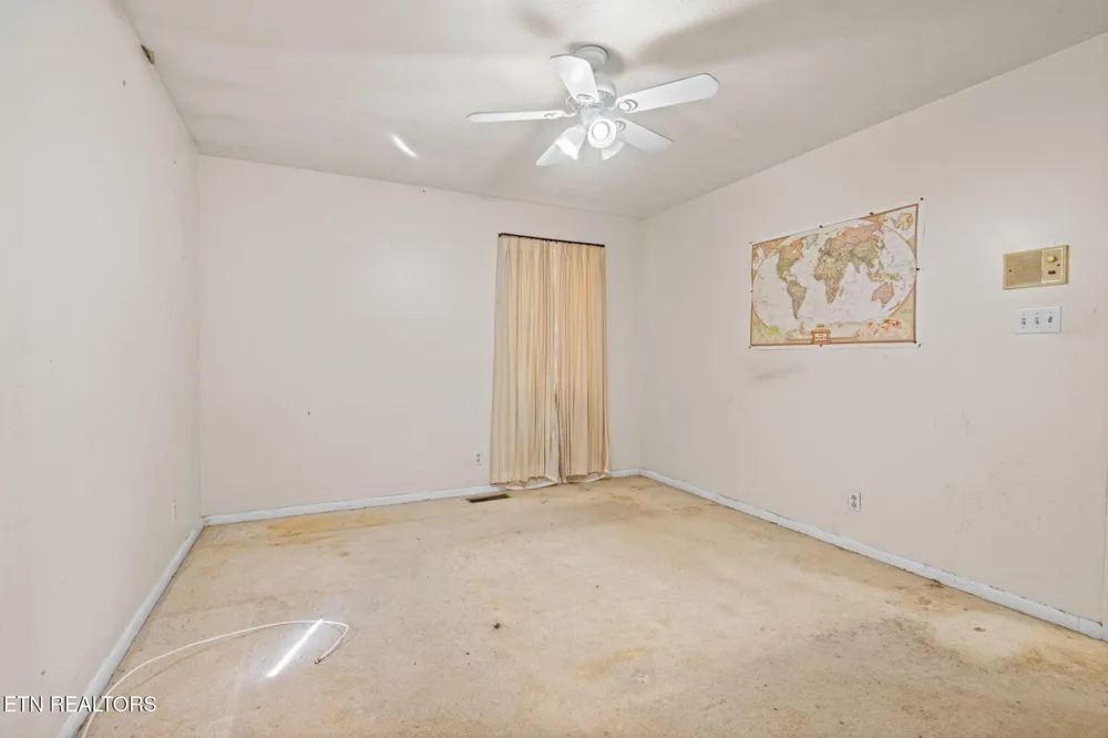 369 Back Valley Rd Oliver Springs, TN 37840
