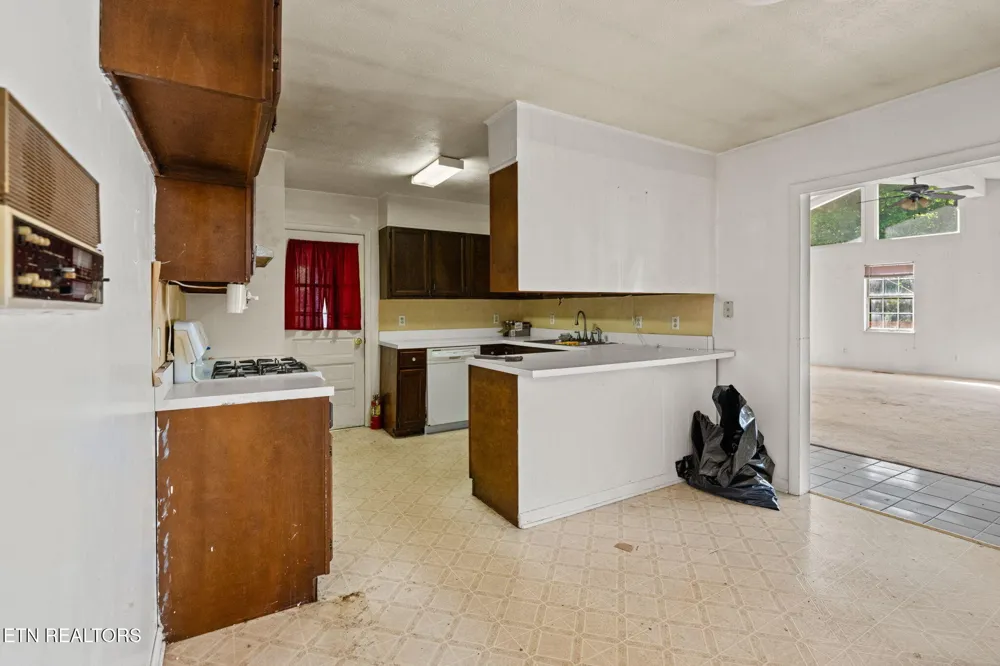 369 Back Valley Rd Oliver Springs, TN 37840