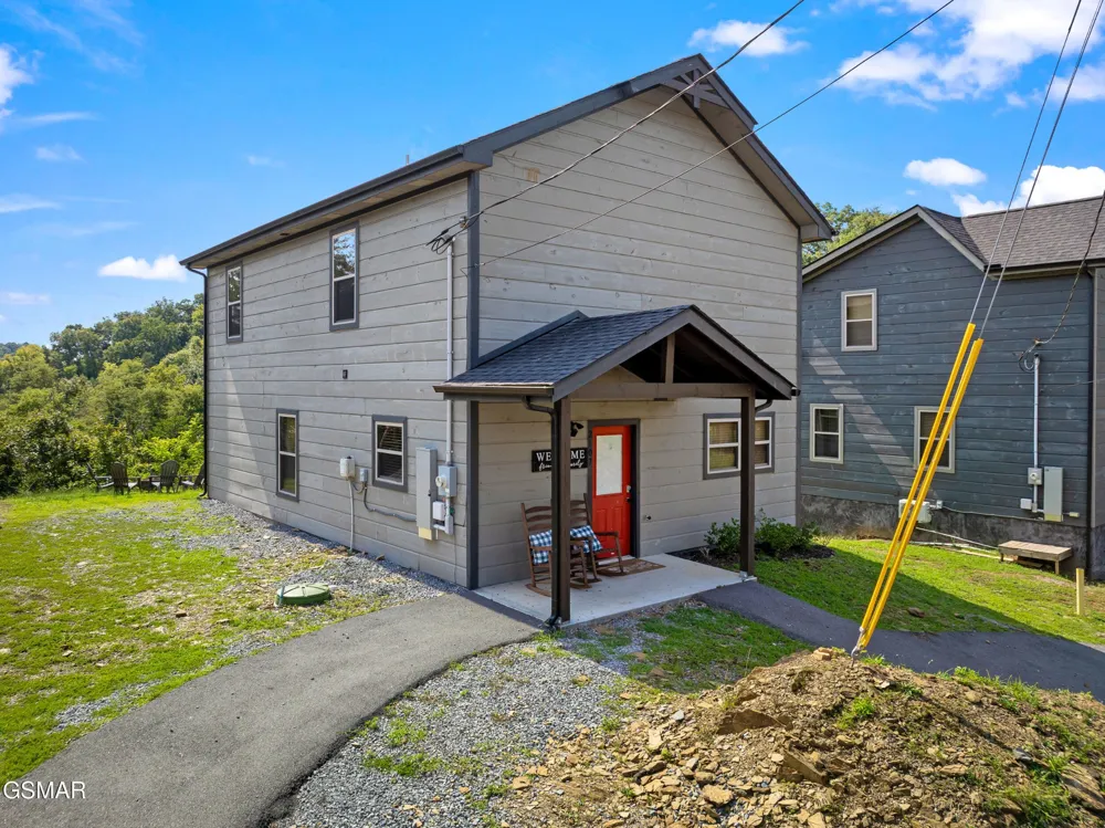2107 Eagle Feather Drive Sevierville, TN 37862