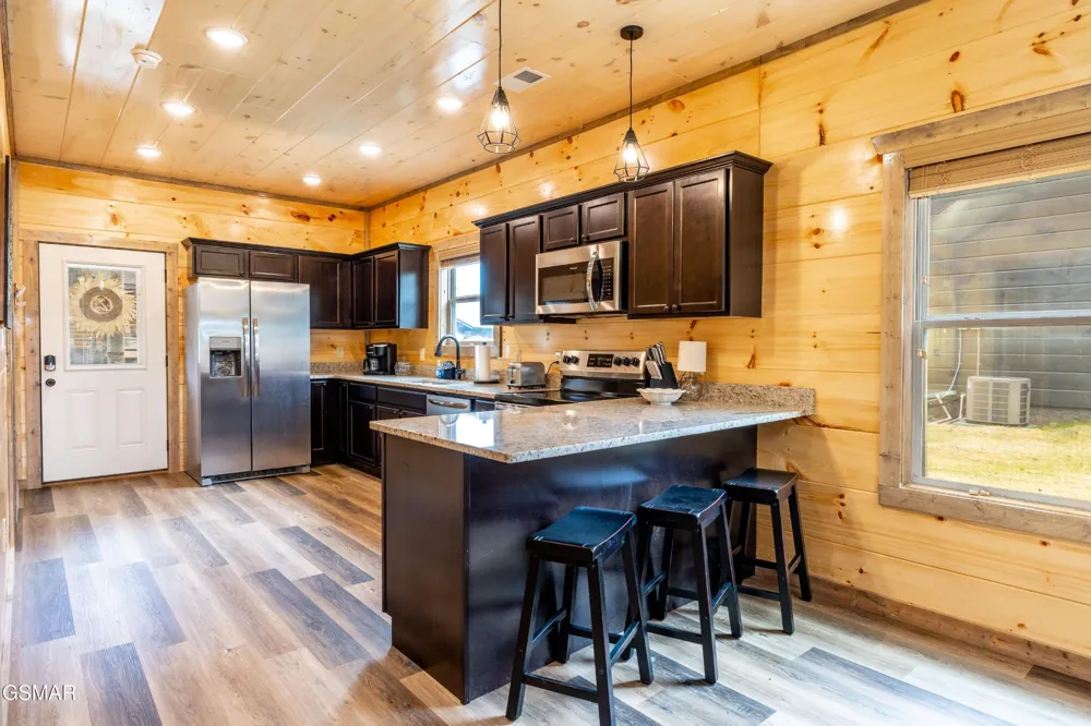 2107 Eagle Feather Drive Sevierville, TN 37862