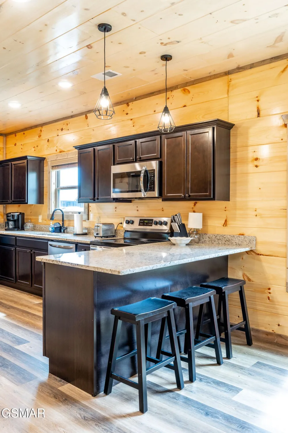 2107 Eagle Feather Drive Sevierville, TN 37862