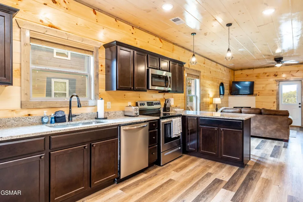 2107 Eagle Feather Drive Sevierville, TN 37862