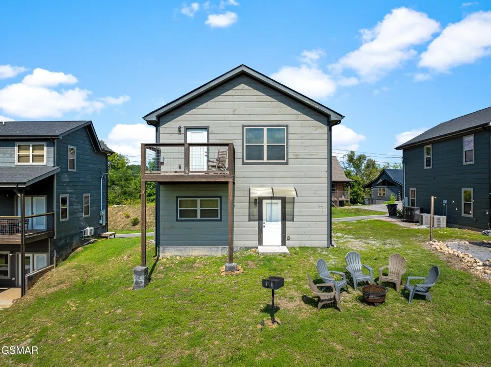 2107 Eagle Feather Drive Sevierville, TN 37862