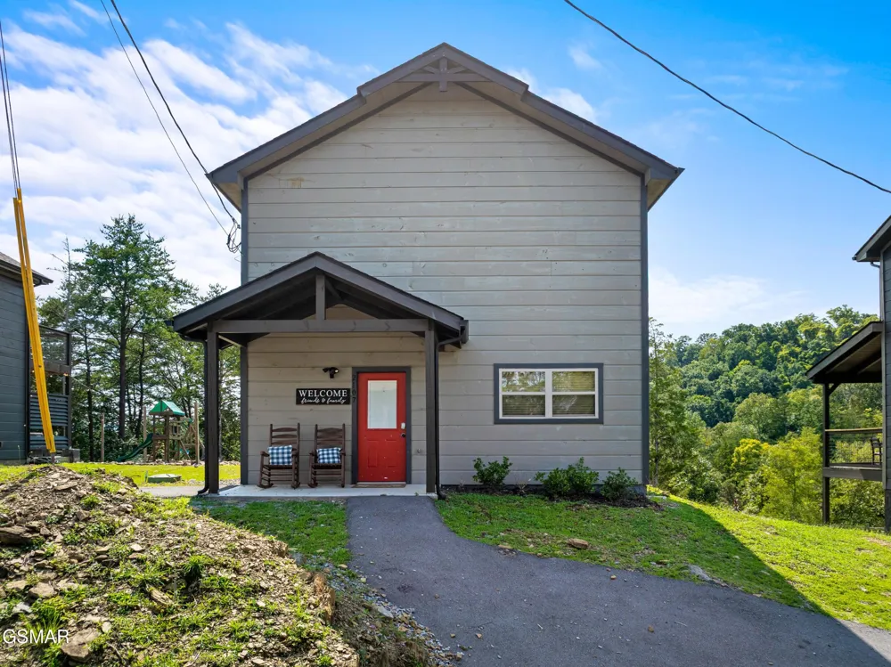 2107 Eagle Feather Drive Sevierville, TN 37862