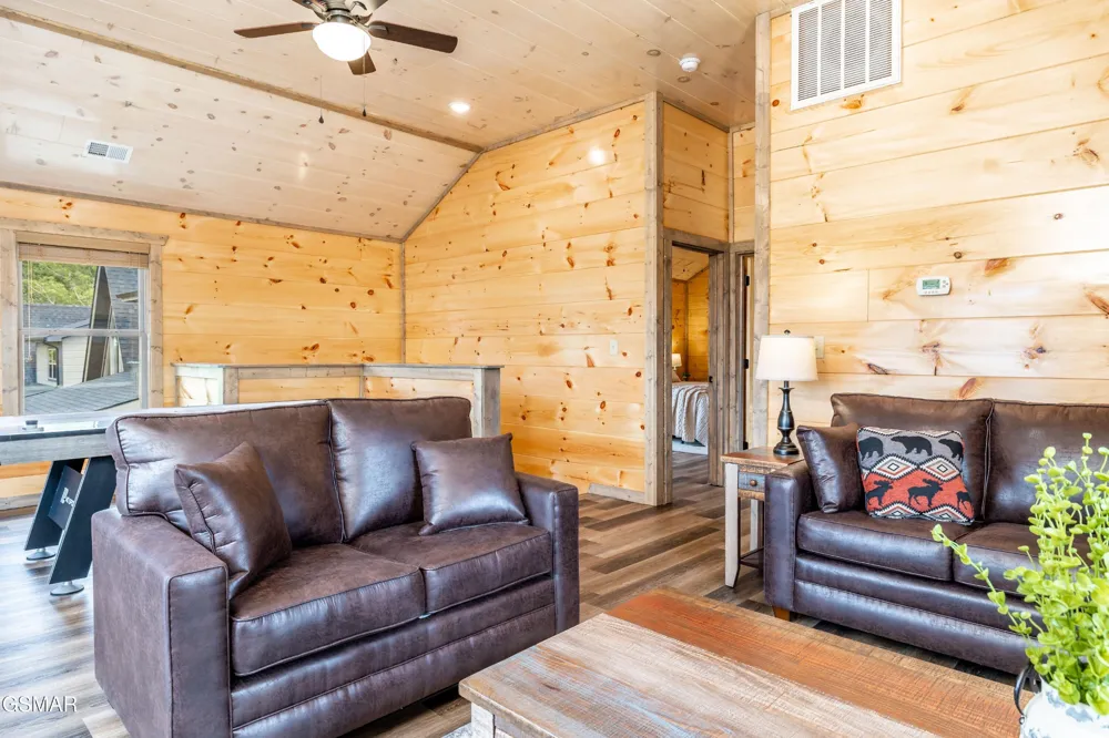 2107 Eagle Feather Drive Sevierville, TN 37862