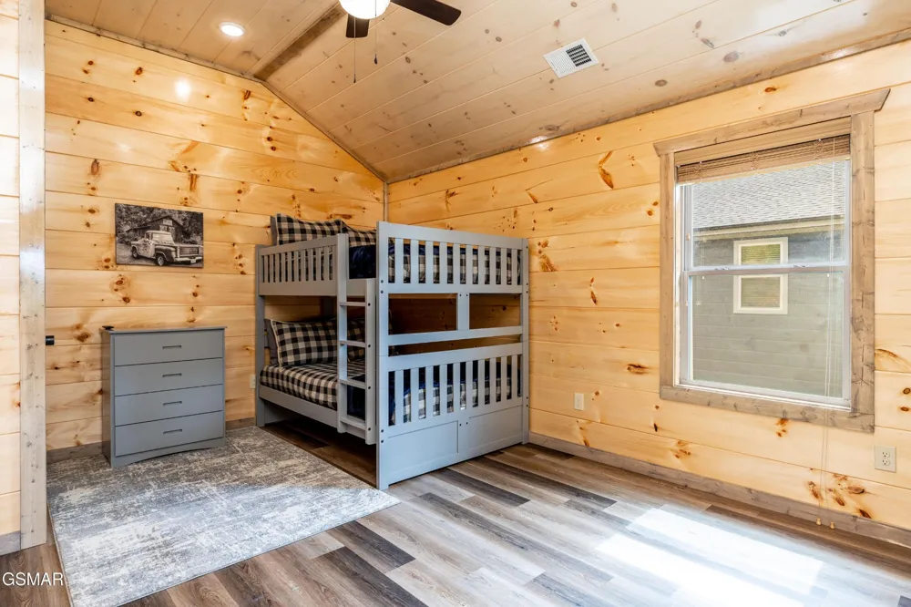 2107 Eagle Feather Drive Sevierville, TN 37862