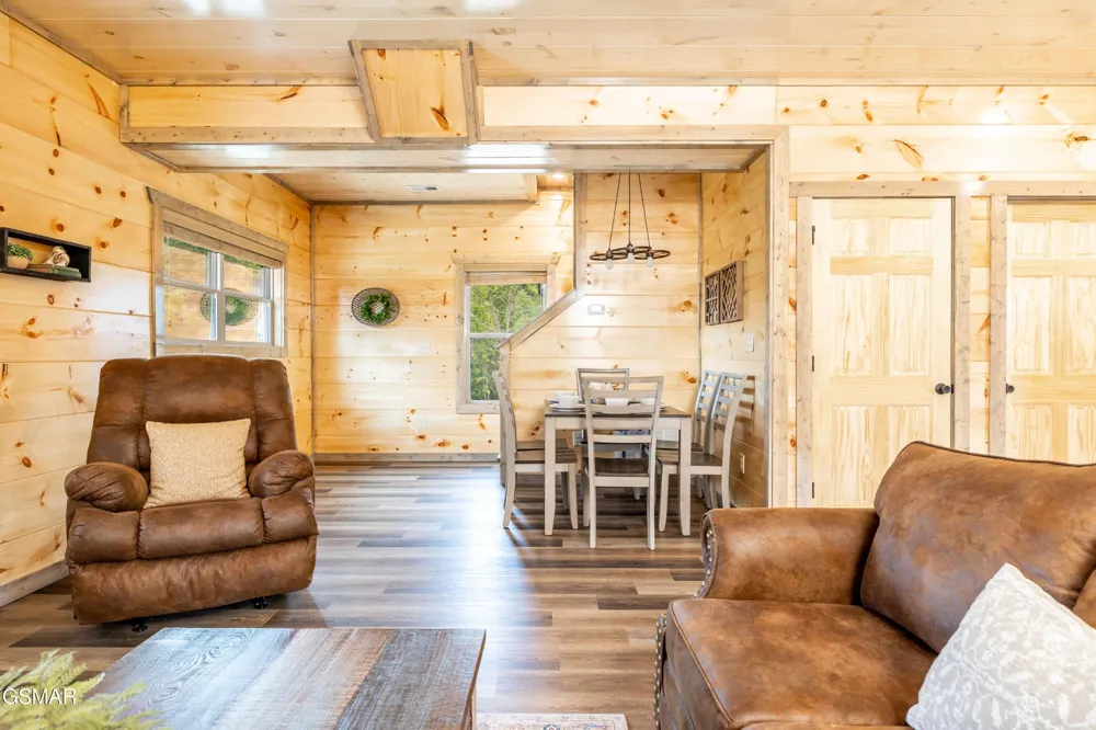 2107 Eagle Feather Drive Sevierville, TN 37862