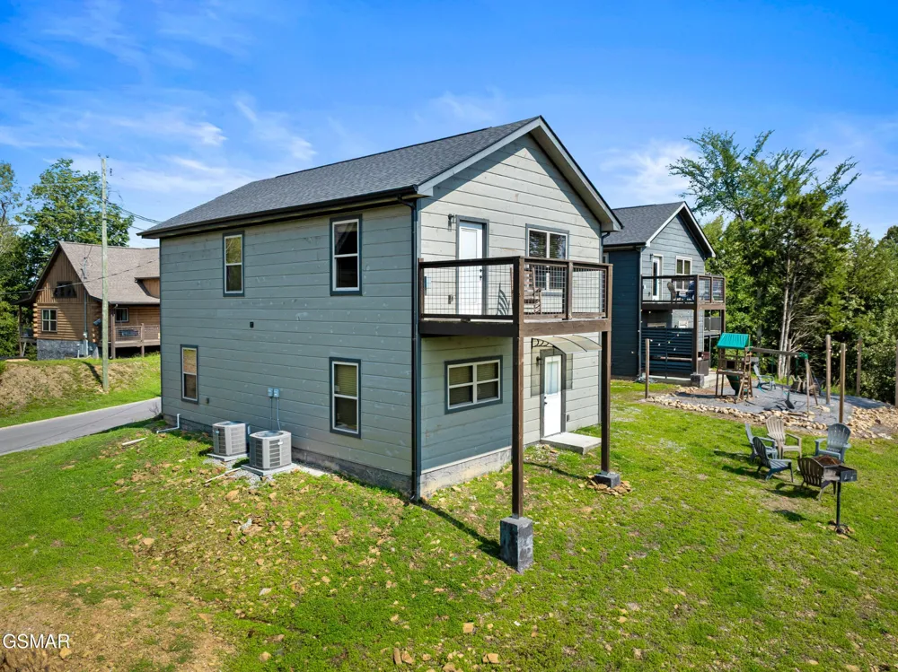 2107 Eagle Feather Drive Sevierville, TN 37862