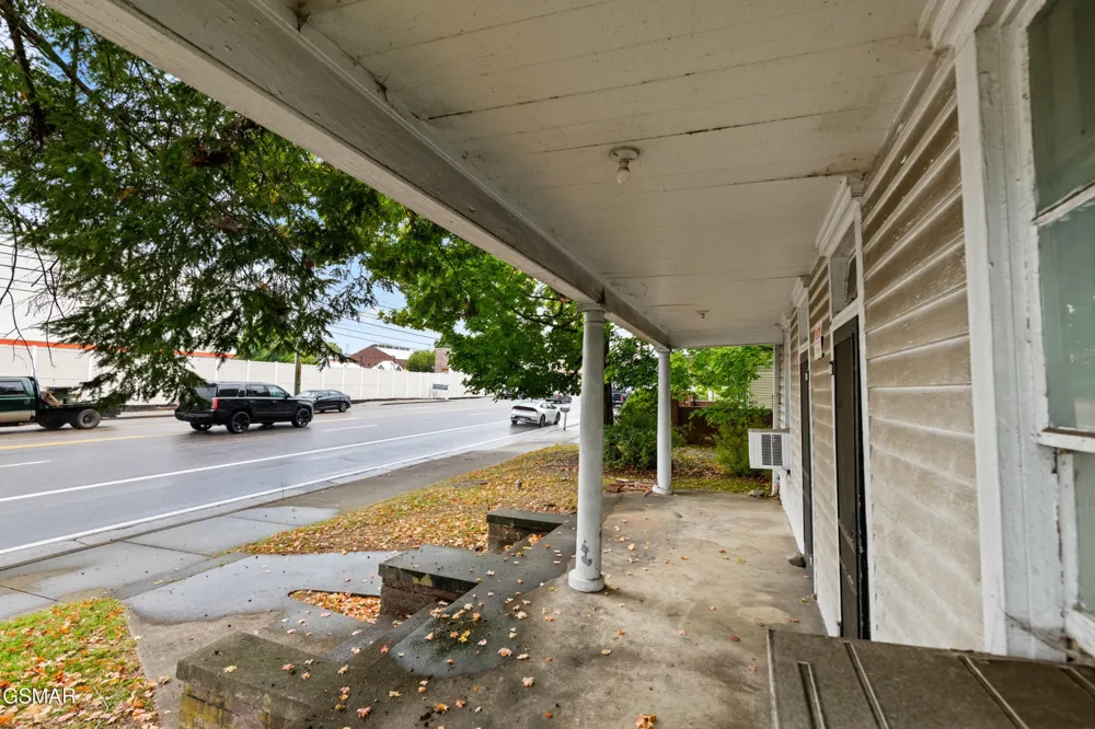 226 E Main Street Sevierville, TN 37862