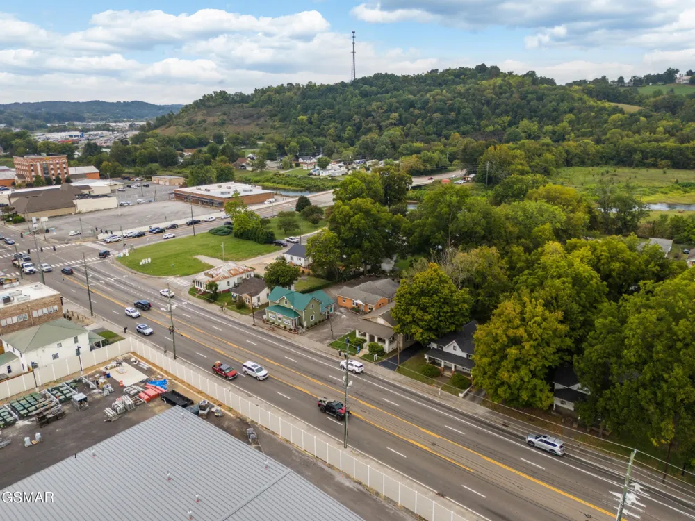226 E Main Street Sevierville, TN 37862