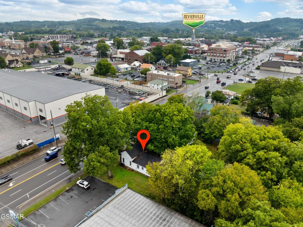 226 E Main Street Sevierville, TN 37862