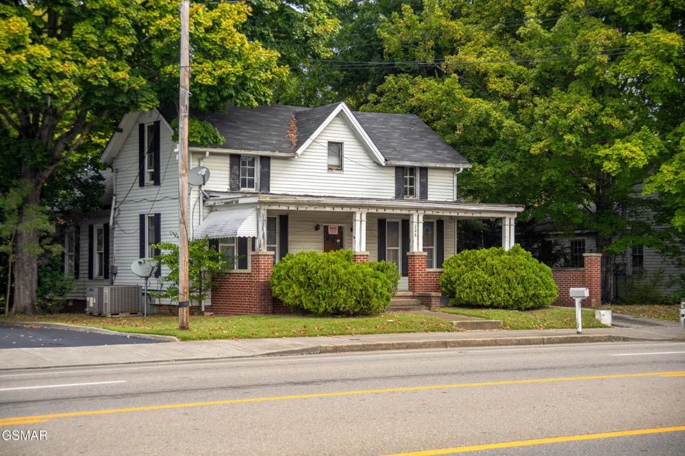 226 E Main Street Sevierville, TN 37862
