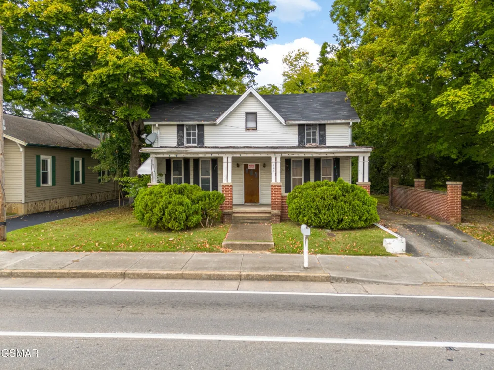 226 E Main Street Sevierville, TN 37862