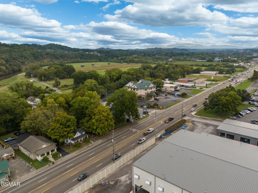 226 E Main Street Sevierville, TN 37862