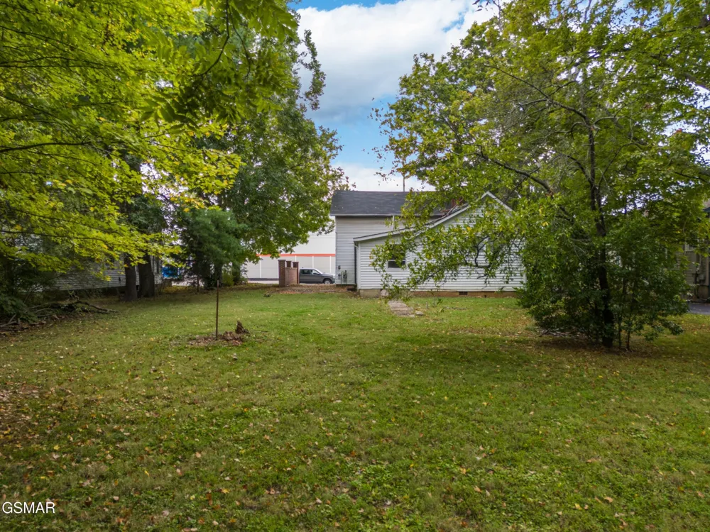 226 E Main Street Sevierville, TN 37862