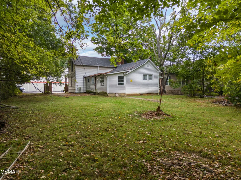 226 E Main Street Sevierville, TN 37862