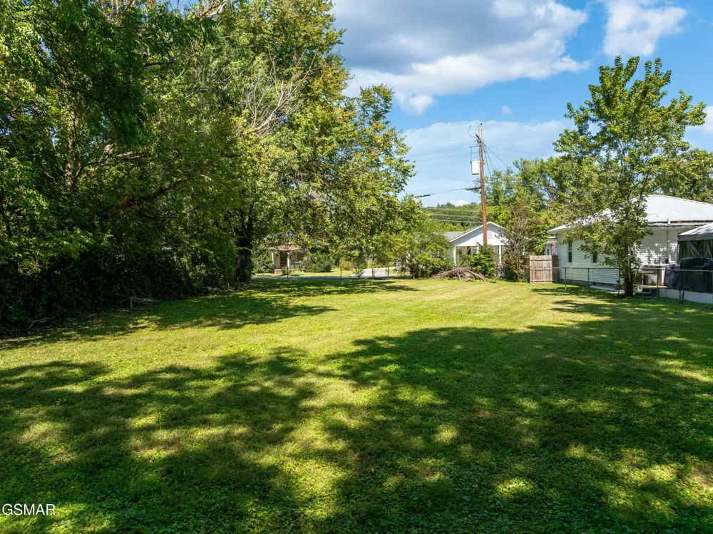 226 E Main Street Sevierville, TN 37862