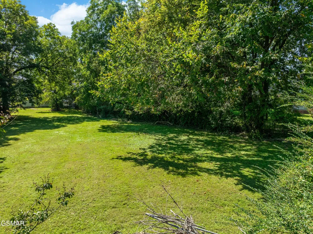 226 E Main Street Sevierville, TN 37862