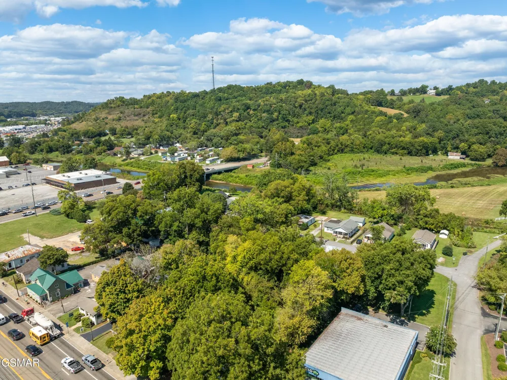 226 E Main Street Sevierville, TN 37862