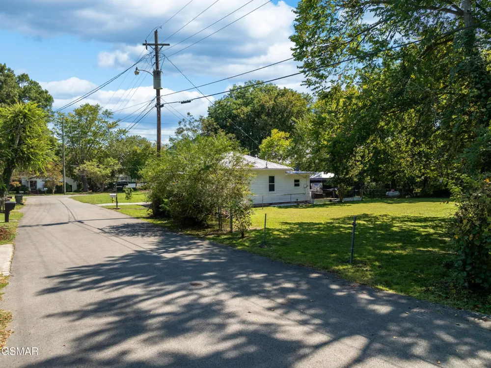 226 E Main Street Sevierville, TN 37862
