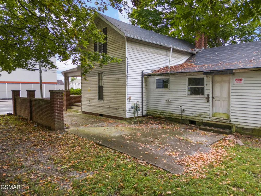 226 E Main Street Sevierville, TN 37862