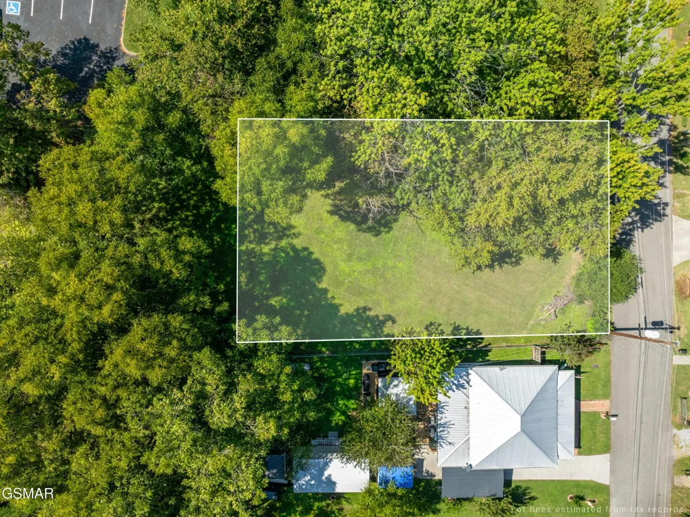 226 E Main Street Sevierville, TN 37862