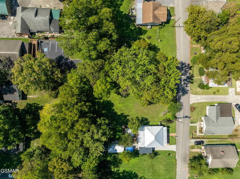 226 E Main Street Sevierville, TN 37862