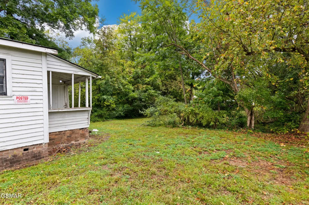 226 E Main Street Sevierville, TN 37862