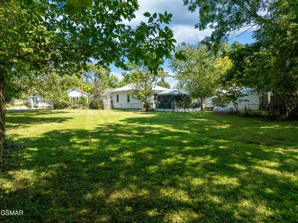 226 E Main Street Sevierville, TN 37862