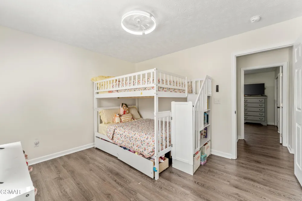 1301 Snappwood Drive Sevierville, TN 37862