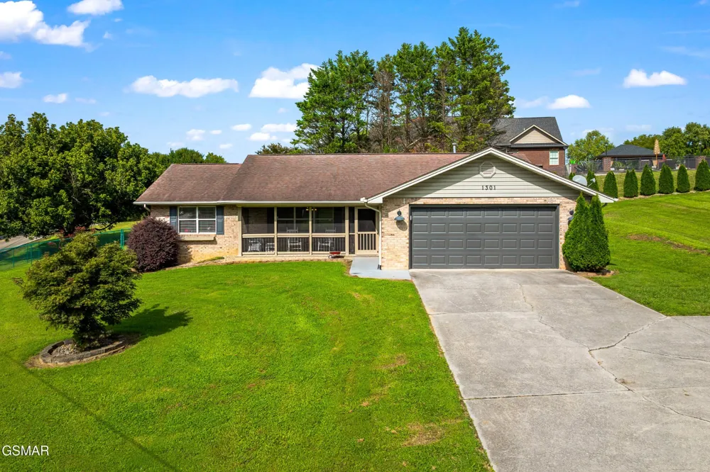 1301 Snappwood Drive Sevierville, TN 37862