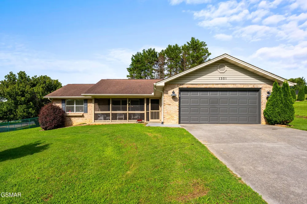 1301 Snappwood Drive Sevierville, TN 37862