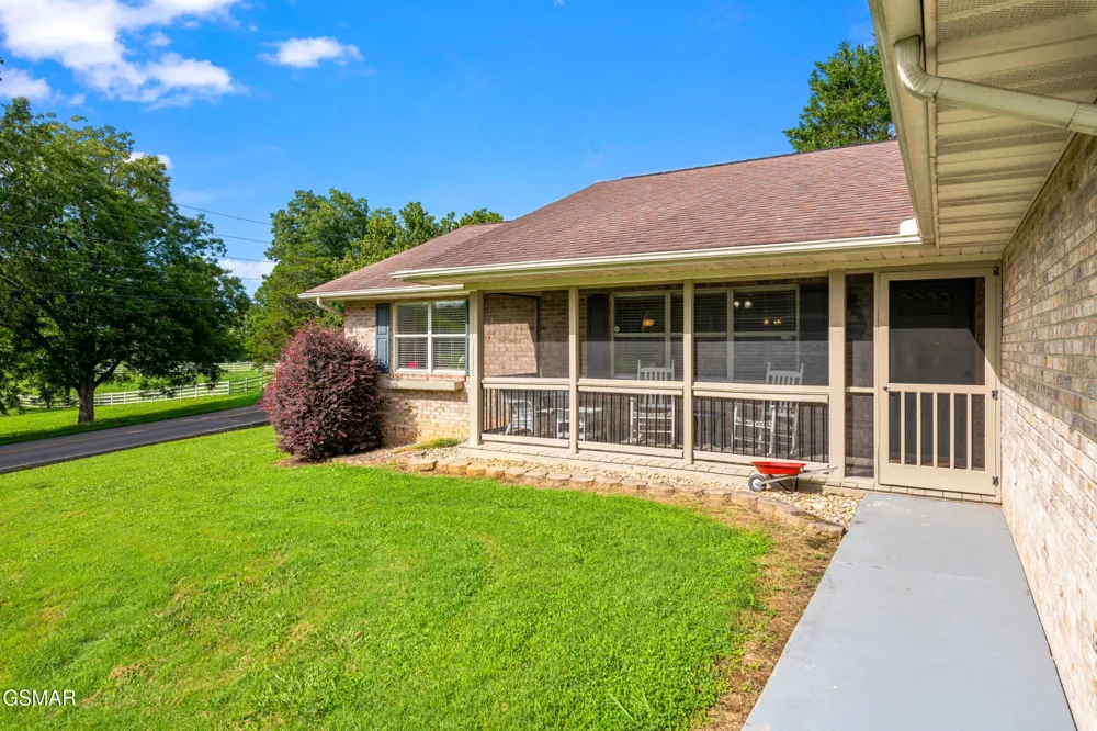 1301 Snappwood Drive Sevierville, TN 37862