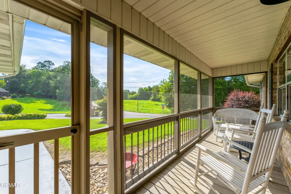 1301 Snappwood Drive Sevierville, TN 37862
