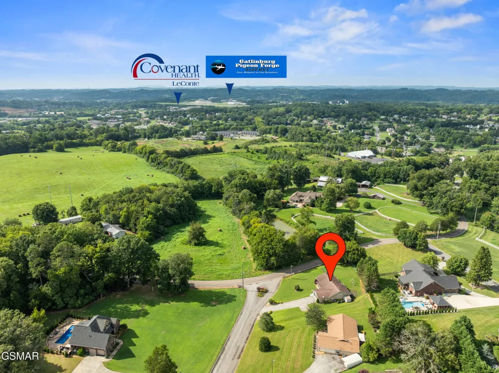 1301 Snappwood Drive Sevierville, TN 37862